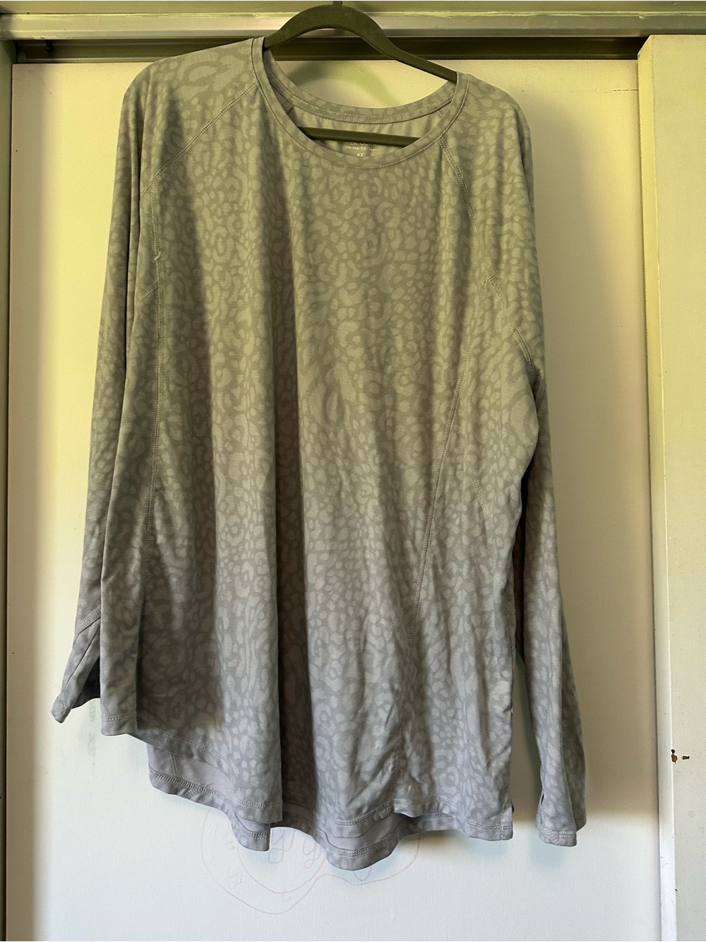 tek gear Gray Long-Sleeve Animal Print Tee